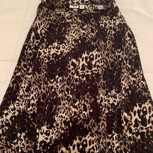 Slim flow skirt